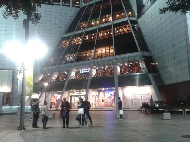 Puas Belanja di Seoul, Mal Tutupnya Jam 5 Pagi!