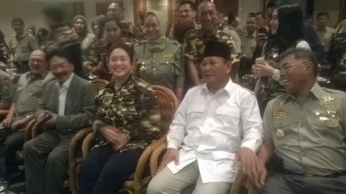 Pulang dari FKPPI, Prabowo dan Titiek Kembali Cipika Cipiki