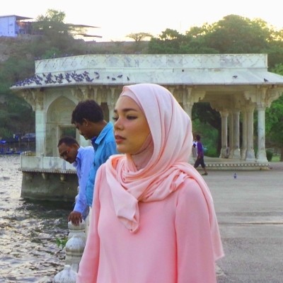 Lebih Intim dengan Dewi Sandra di India