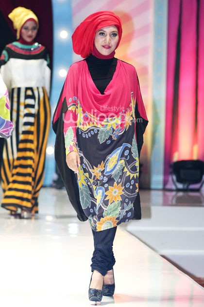 Dian Pelangi Trunk Show 2014 Sisterhood & Hijabella Day at Senayan City. Jakarta. [Foto: Mohammad Abduh/Wolipop]