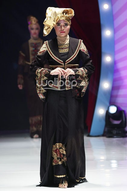 Dian Pelangi Trunk Show 2014 Sisterhood & Hijabella Day at Senayan City. Jakarta. [Foto: Mohammad Abduh/Wolipop]