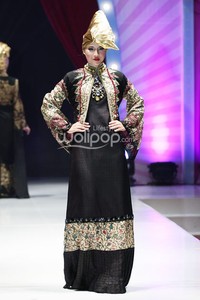 Dian Pelangi Trunk Show 2014 Sisterhood & Hijabella Day at Senayan City. Jakarta. [Foto: Mohammad Abduh/Wolipop]