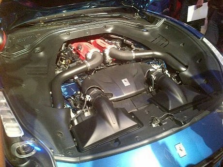 Ini Beda Ferrari California Jadul dan California T