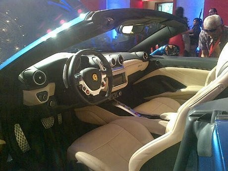 Ini Beda Ferrari California Jadul dan California T