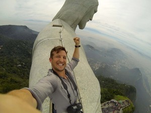 Selfie Paling Epik, di Bahu Yesus!
