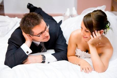 Problem Pengantin Baru Saat Bercinta: Susah Ereksi Hingga Kelamin Mati Rasa