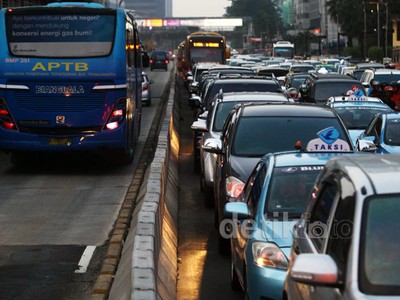Pemberlakuan Contra Flow di MH Thamrin