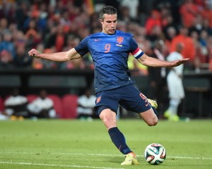 Van Gaal Yakin Van Persie Akan Fit 100 Persen di Piala Dunia