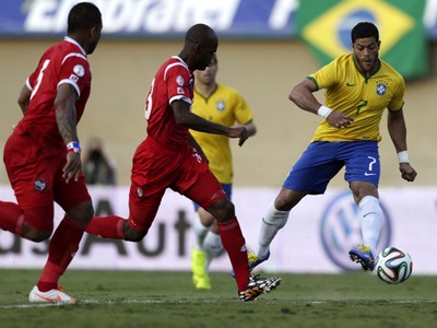Brasil Hajar Panama 4-0