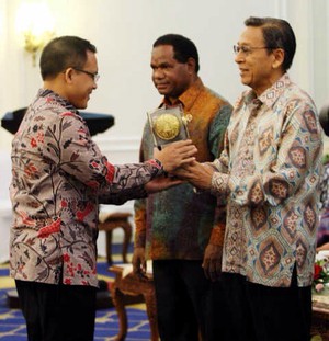 Dari Kota Terkotor Kedua, Banyuwangi Kini Rutin Raih Adipura