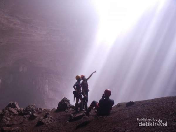 Inilah Cahaya Surgawi di Gunungkidul