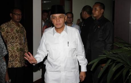Tak Kenakan Kemeja Berlambang Garuda Merah, Hatta: Tadi Lepas