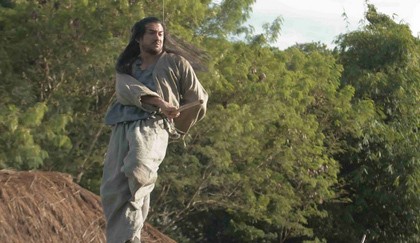 Ini Aksi Reza Rahadian sebagai Pendekar