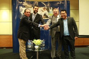 Yuni Shara & Kerispatih Ikut Ramaikan Pameran Golden Tulip Hotel Di Senayan City
