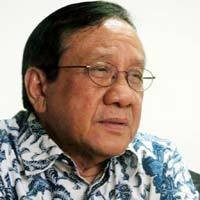 Anas Akan Bacakan Eksepsi, Akbar Tandjung ke Pengadilan Tipikor