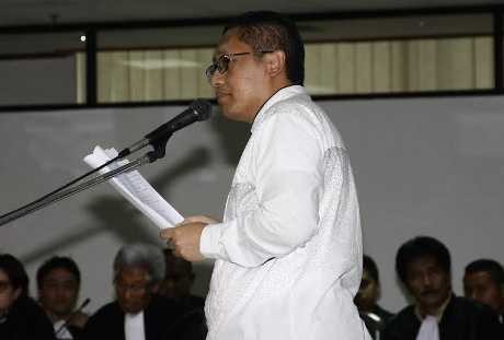 Terlalu Sering Tepuk Tangan, Simpatisan Anas Ditegur Majelis Hakim