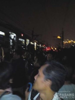 Commuter Line Berasap di Jalur Kebayoran Lama-Pondok Ranji