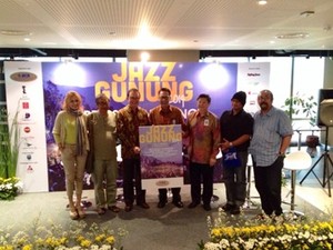 Butet Kartaredjasa: Jazz Gunung Bikin Ingat Gusti Allah, Jazz di Kemayoran Paling Hanya Ingat Gubernur