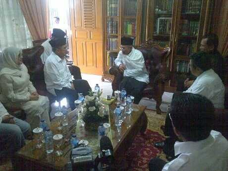 Tujuan Pertama Kampanye di Padang, JK Sowan ke Rumah Ketua MUI Sumbar