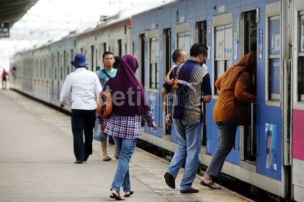 Suara Sumbang Penumpang untuk Jadwal Baru Commuter Line