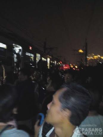 Curhat Penumpang KRL yang Berasap di Jalur Kb Lama-Pondok Ranji