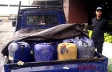 Bisnis Ilegal, Jual BBM Subsidi Selundupan Bisa Untung Rp 5 Juta/Hari