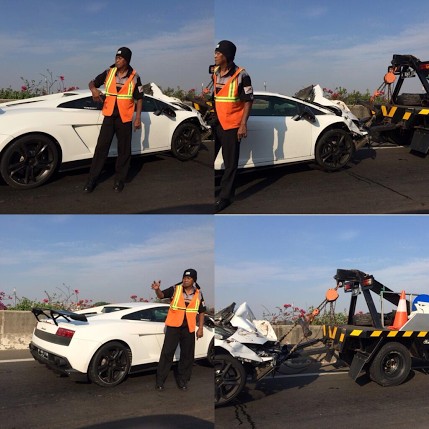 Lamborghini Tabrak Truk di Tol Priok, Lalin ke Bandara Macet