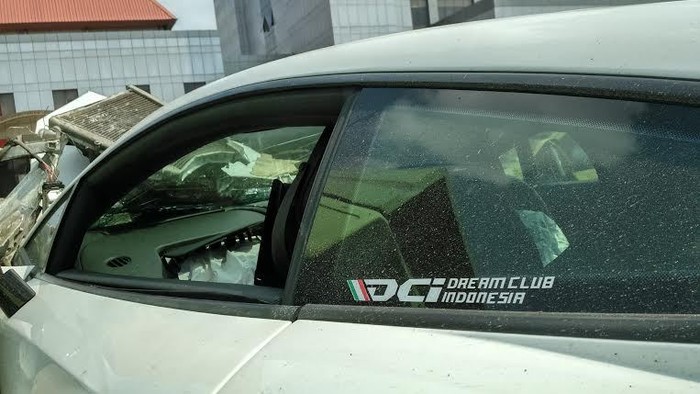 Polisi Periksa Pengemudi Lamborghini yang Tabrak Truk Hari ini