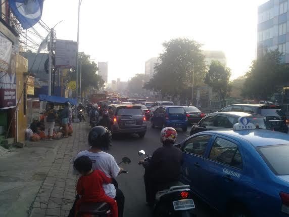 Ada Perbaikan Jalan, Ragunan Arah Mampang Macet Parah