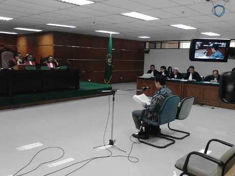 Singgung Anak dan Keluarga di Pledoi, Wawan Terisak