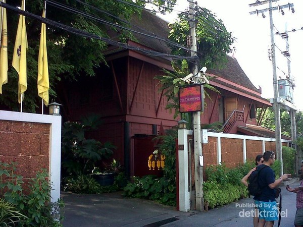 Blusukan Seru ke Rumah  Jim Thompson di Bangkok