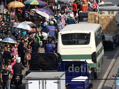 PKL Pasar Tanah Abang Kembali ke Jalan