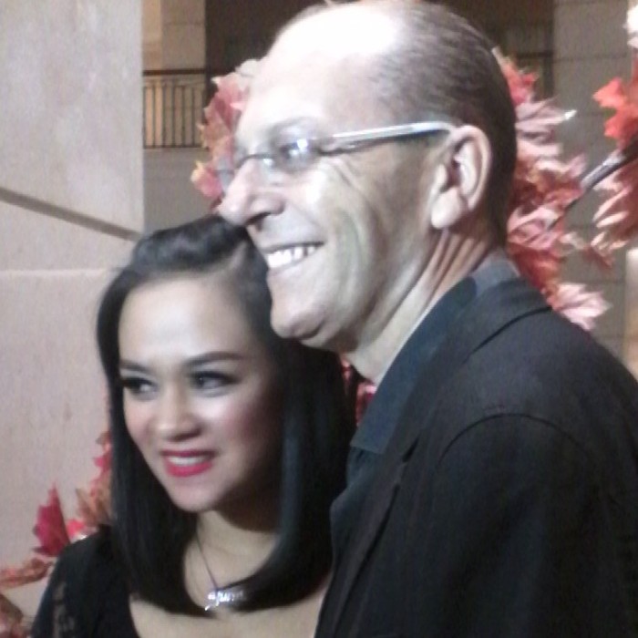 Mantan Istri Daus Mini Gandeng Bule Inggris, Ini Fotonya