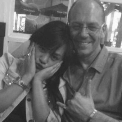 Beredar! Foto-foto Mesra Mantan Istri Daus Mini dengan Pria Bule