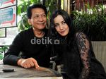 Andi Soraya dan Suami Makin Mesra