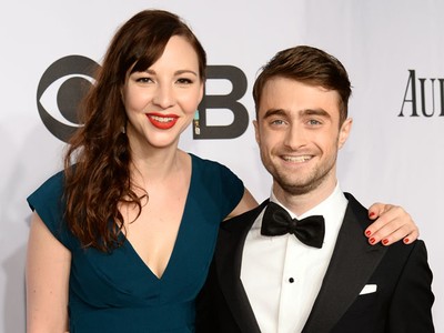 Daniel Radcliffe Gandeng Pacar di Tony Awards 2014