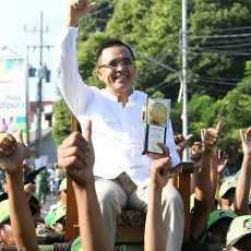 Piala Adipura Diarak Keliling Kota Banyuwangi