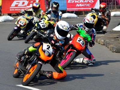 Pembalap Tasikmalaya Dominasi Matic Race 2014
