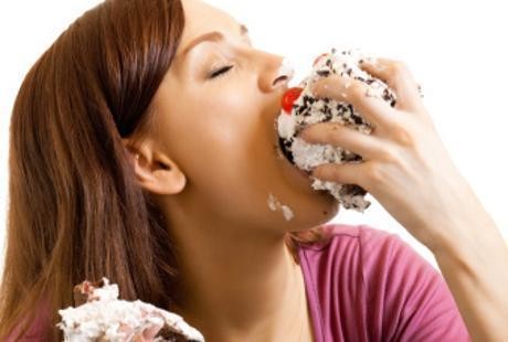 Terbiasa Melampiaskan Emosi dengan Makan? Yuk Atasi dengan Cara Berikut