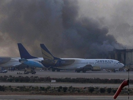 7 Jasad Hangus Ditemukan, Serangan ke Bandara Pakistan Tewaskan 37 Orang