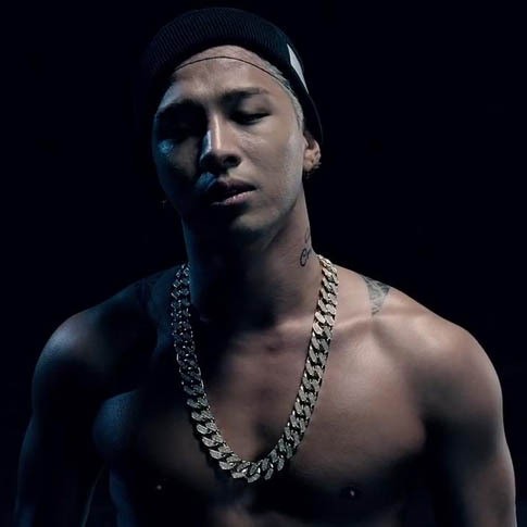 Taeyang Bigbang Cium Min Hyo Rin di Video 1AM