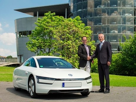 Orang Jerman Pertama yang Punya Mobil Teririt Dunia