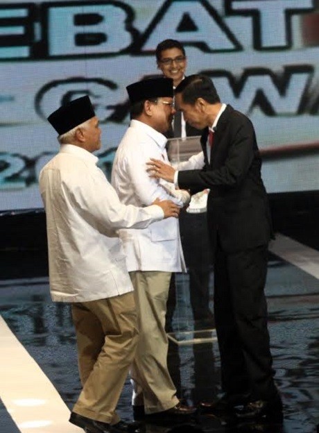 Siap Dihantam, Prabowo Berkicau: Becik Ketitik Ala Ketara