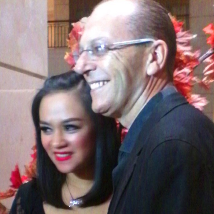 Yunita Mesra-mesraan dengan Pria Bule, Ini Kata Daus Mini