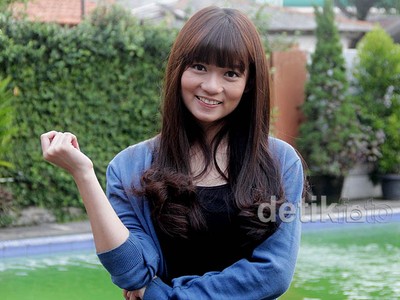 Aih, Manisnya Stella eks JKT48