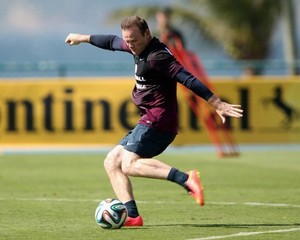 Pele Yakin Inggris Lolos dari Fase Grup, Dukung Rooney untuk Bersinar