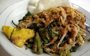 Mana Lotek Legendaris yang Paling Enak di Bandung?