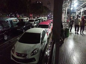 Manajemen TransJ Berharap Parkir Liar di Busway Saat PRJ Ditindak Tegas