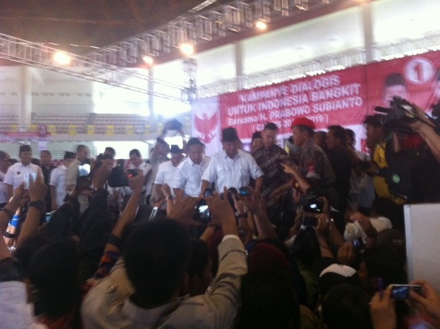 Gaya Berapi-Api Orasi Prabowo di Medan