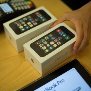 iPhone Menatap Rekor